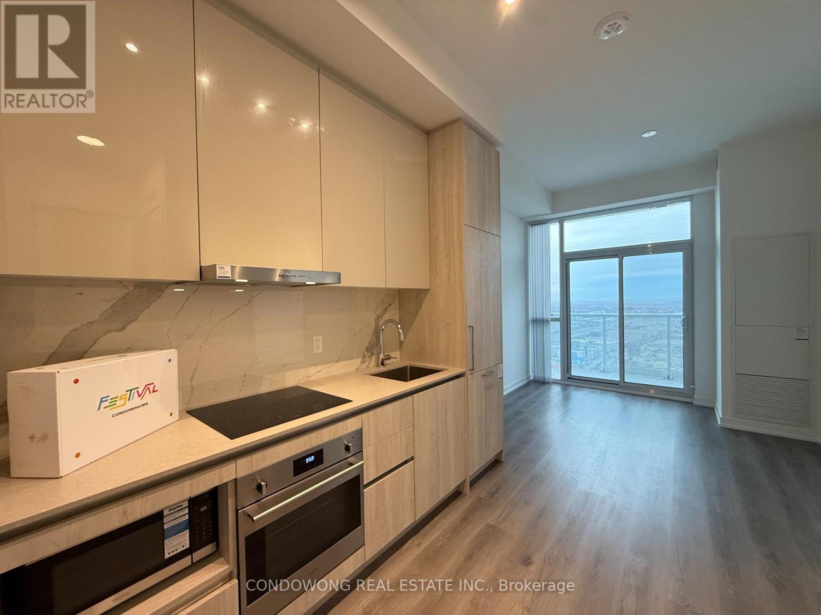 5811 - 225 Commerce Street, Vaughan, Ontario  L4K 0R1 - Photo 3 - N12705492