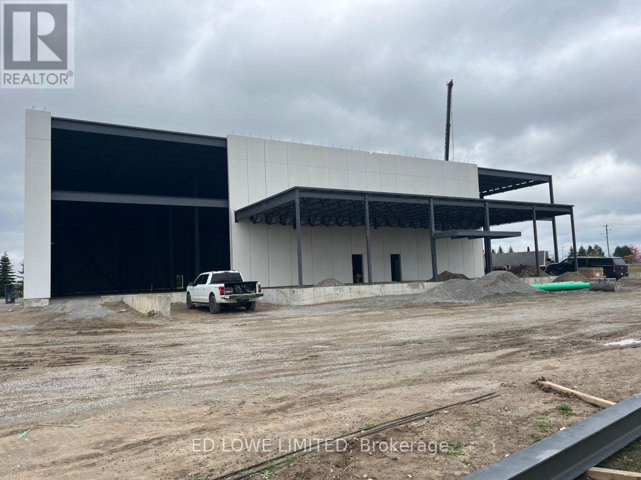 142 King Street, Barrie (0 West), Ontario  L4N 6L2 - Photo 2 - S12705506