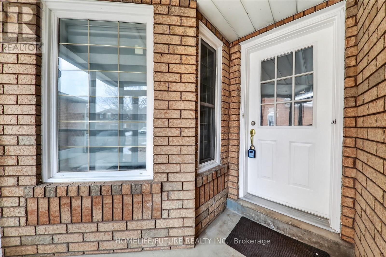 231 Timberlane Drive, Brampton, Ontario  L6Y 4V7 - Photo 6 - W12705476