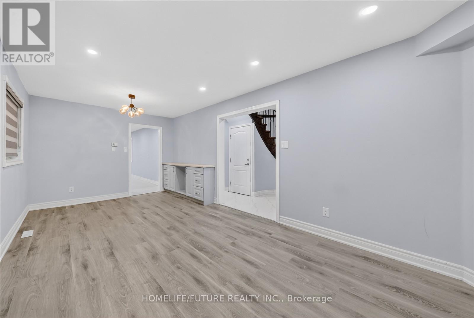 231 Timberlane Drive, Brampton, Ontario  L6Y 4V7 - Photo 9 - W12705476