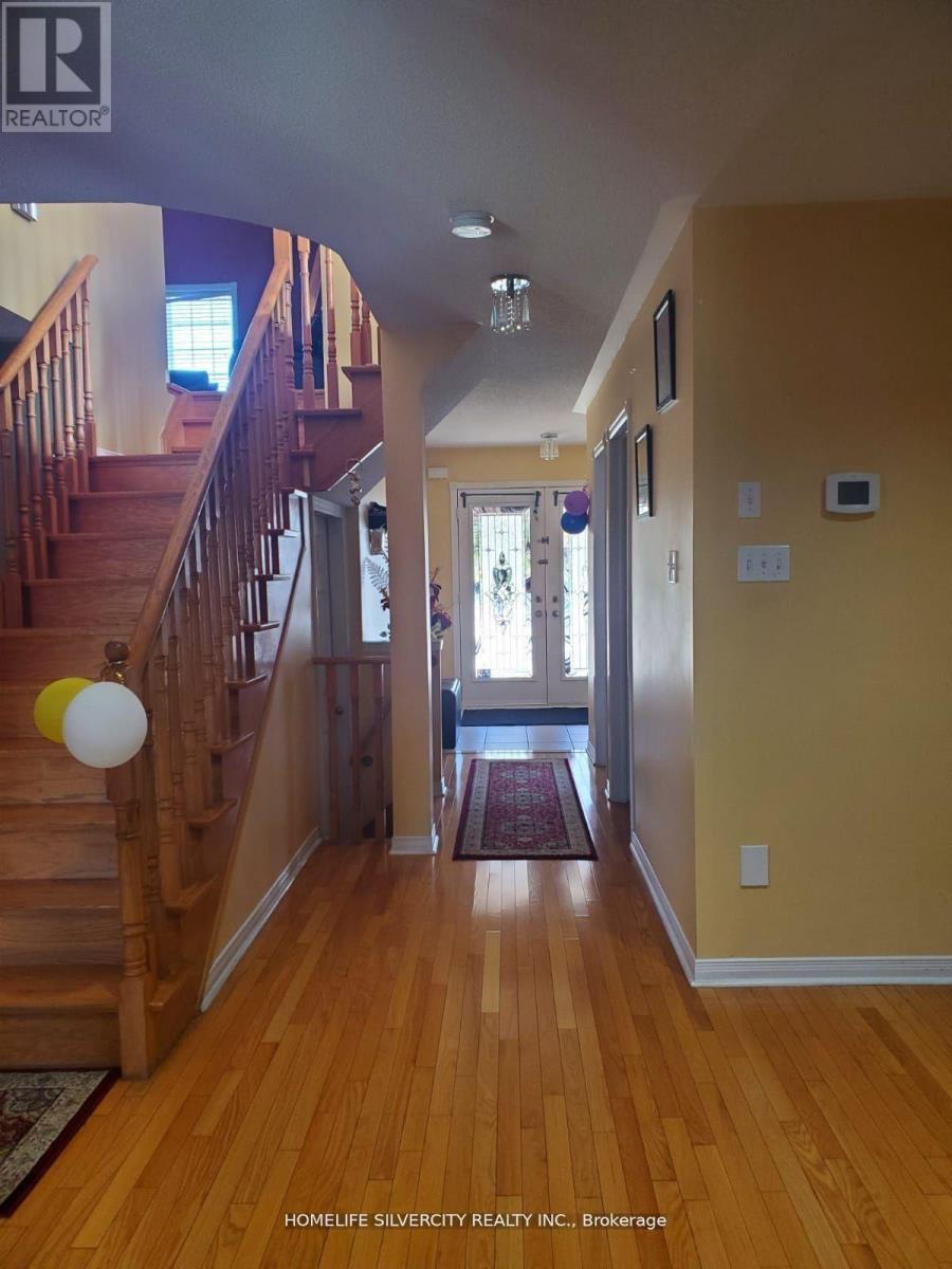 30 Sheepberry Terrace, Brampton, Ontario  L7A 2B6 - Photo 2 - W12705482