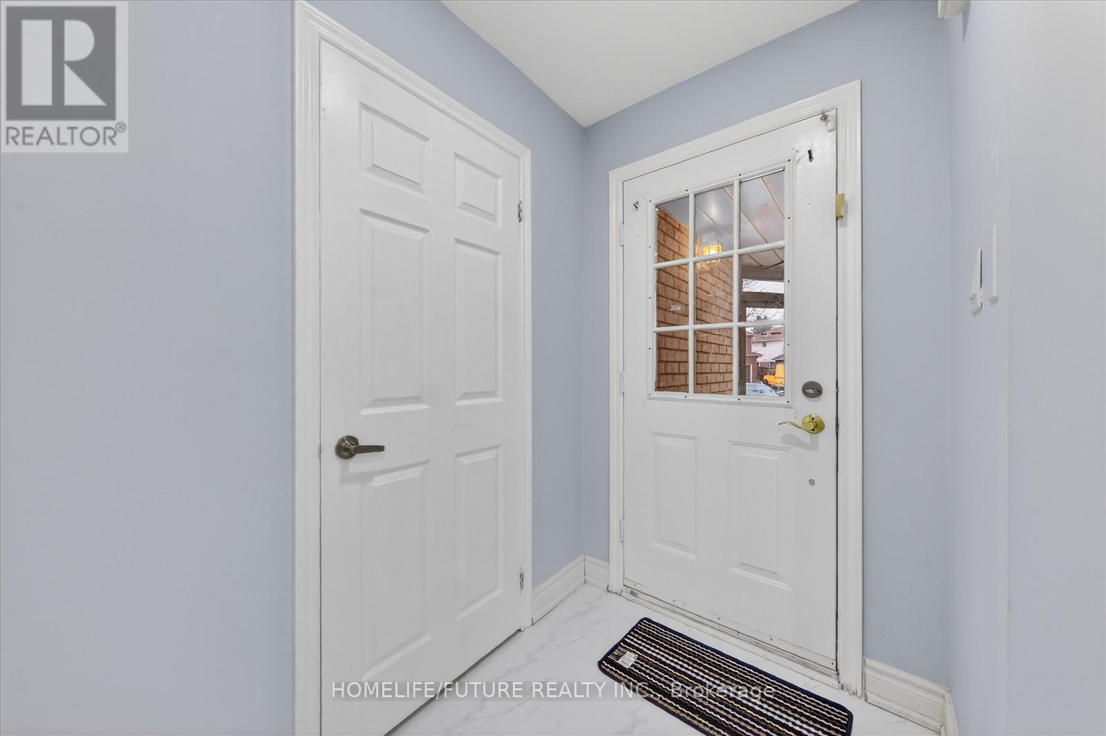 Main & 2nd - 231 Timberlane Drive, Brampton, Ontario  L6Y 4V7 - Photo 7 - W12705514