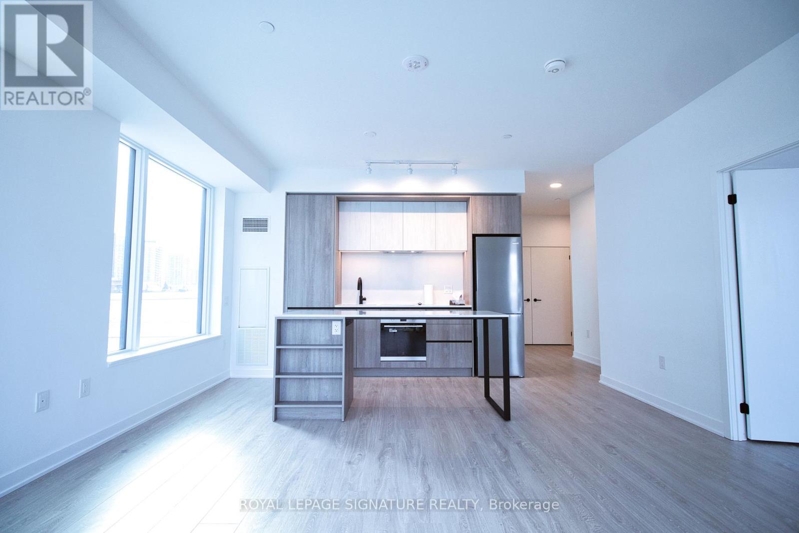 304 - 2495 Eglinton Avenue W, Mississauga, Ontario  L5M 2V8 - Photo 3 - W12705536