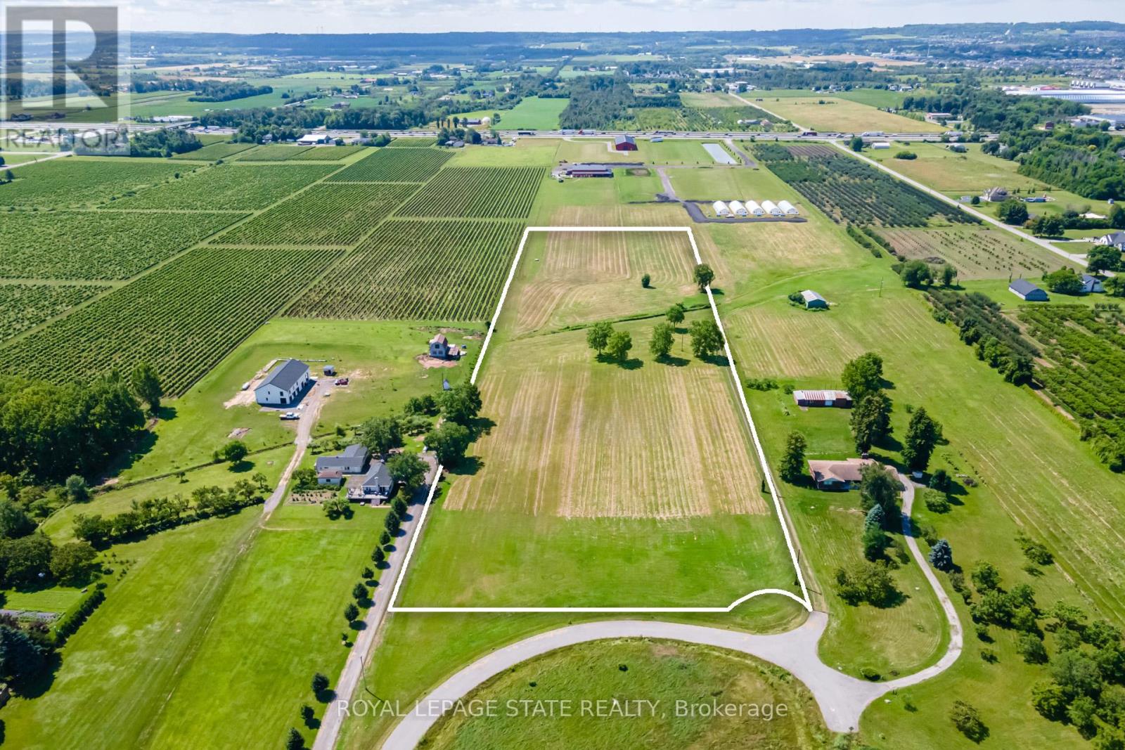 4558 Lakeside Drive, Lincoln, Ontario  L0R 1B1 - Photo 2 - X12705498