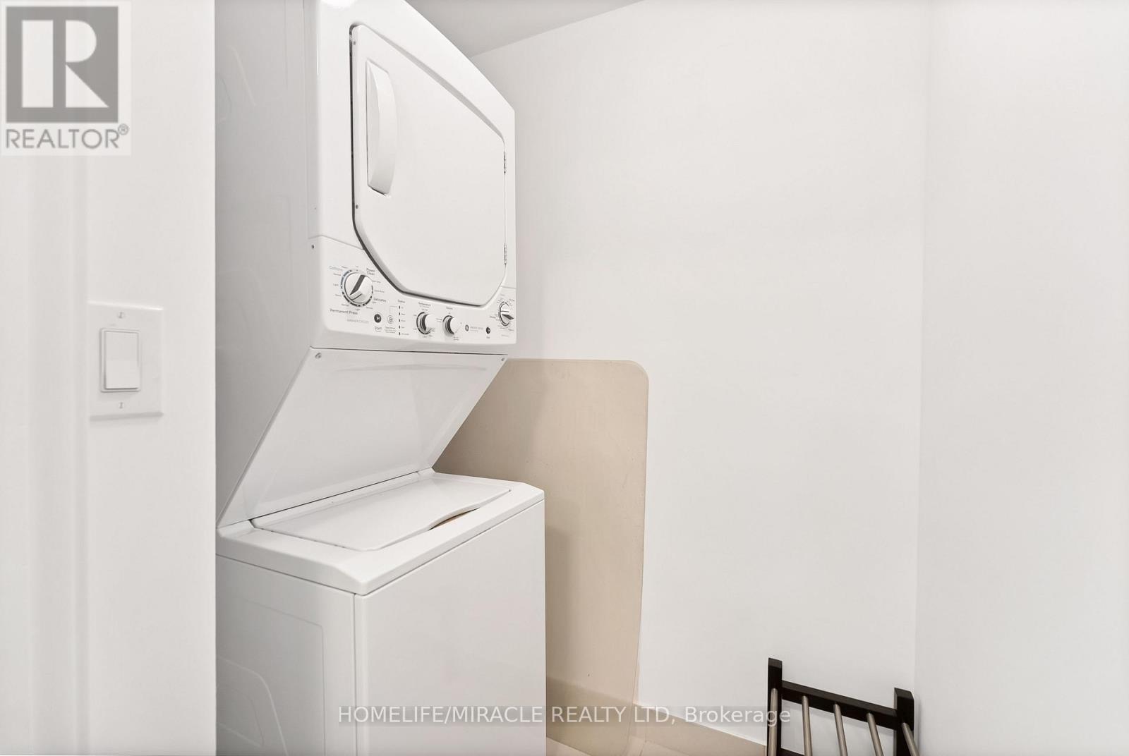 1218 - 1830 Bloor Street, Toronto, Ontario  M6P 3K8 - Photo 16 - W12702826