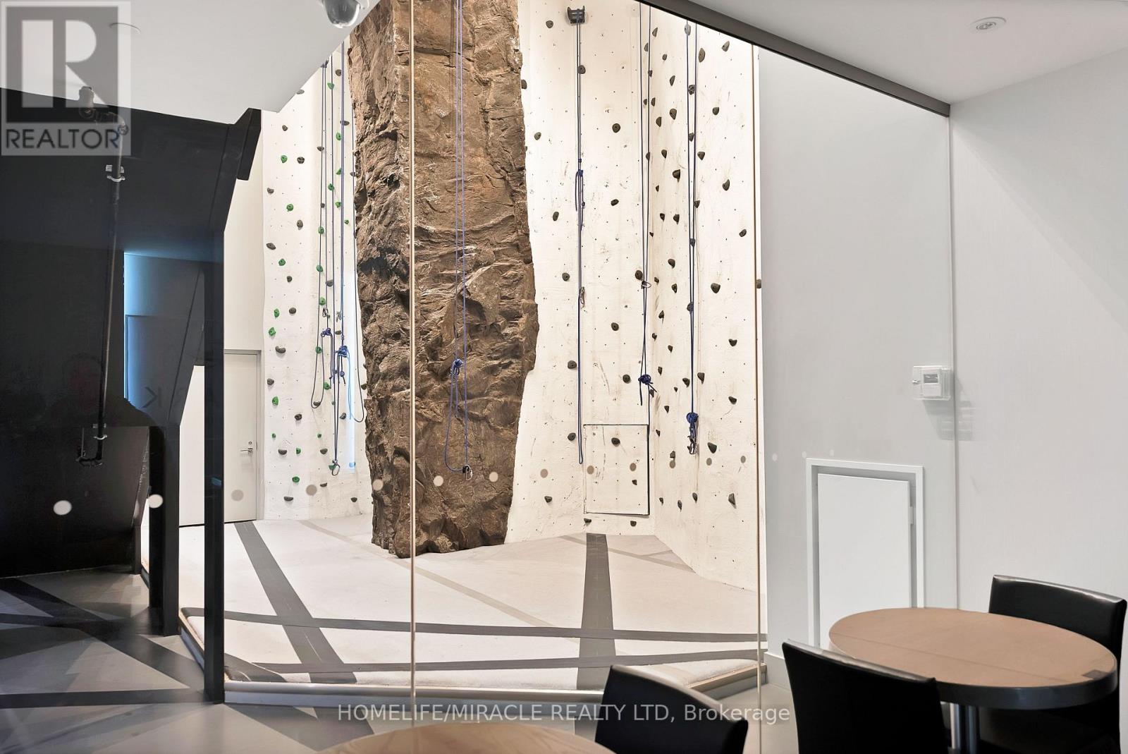 1218 - 1830 Bloor Street, Toronto, Ontario  M6P 3K8 - Photo 18 - W12702826