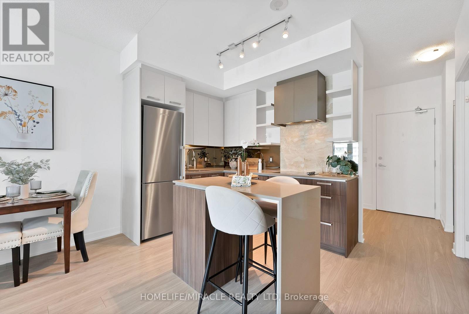 1218 - 1830 Bloor Street, Toronto, Ontario  M6P 3K8 - Photo 7 - W12702826