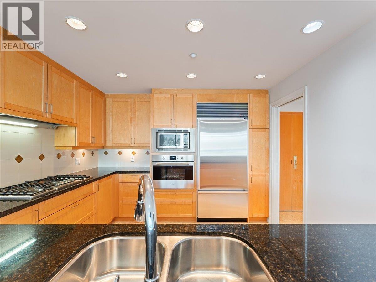 205 1717 Bayshore Drive, Vancouver, British Columbia  V6G 3H3 - Photo 8 - R3065768
