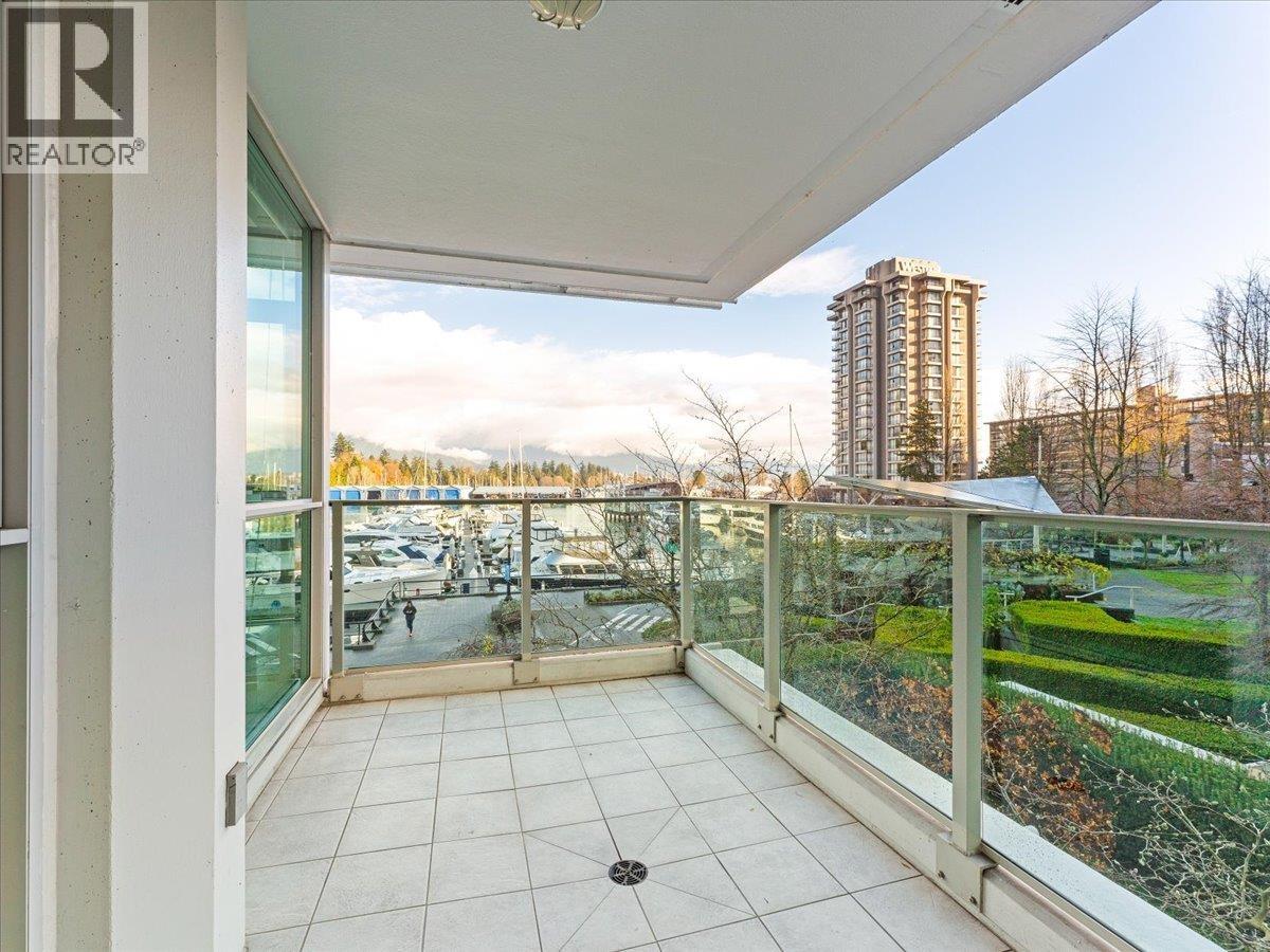 205 1717 Bayshore Drive, Vancouver, British Columbia  V6G 3H3 - Photo 4 - R3065768