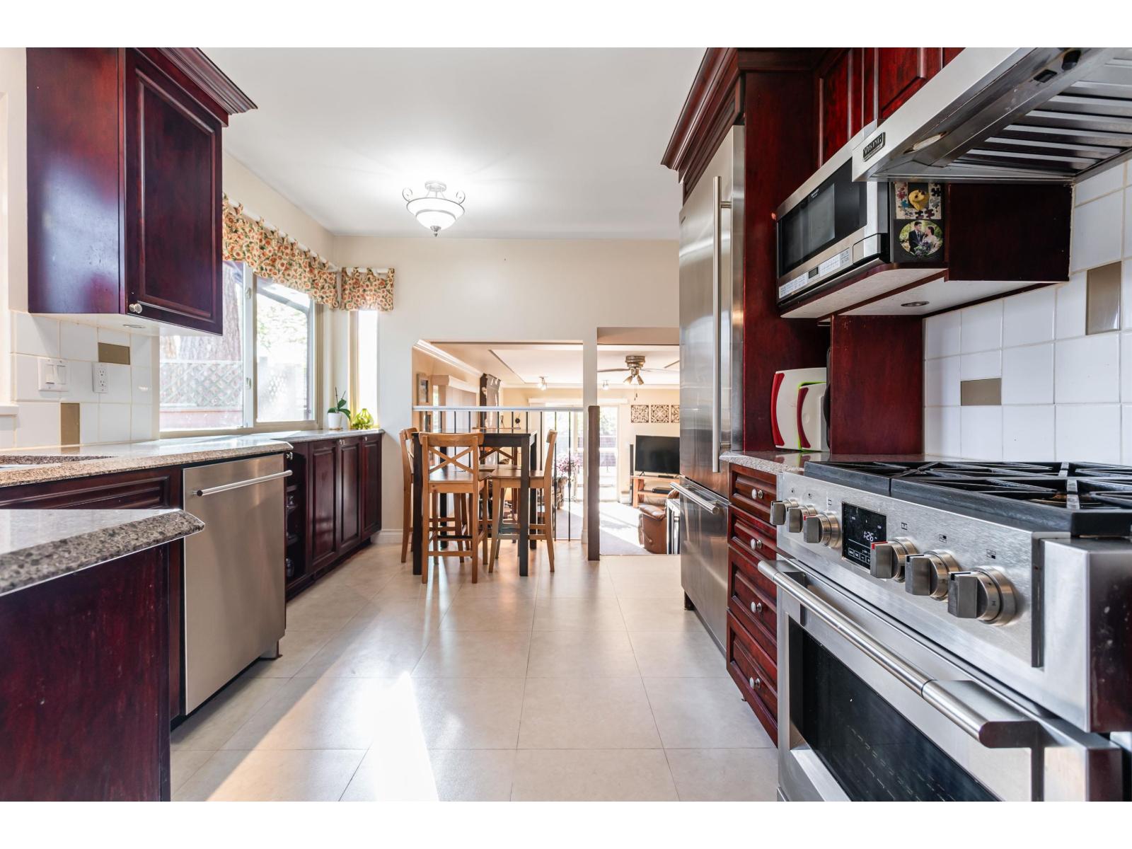 8971 145a Street, Surrey, British Columbia  V3R 7J7 - Photo 8 - R3080347