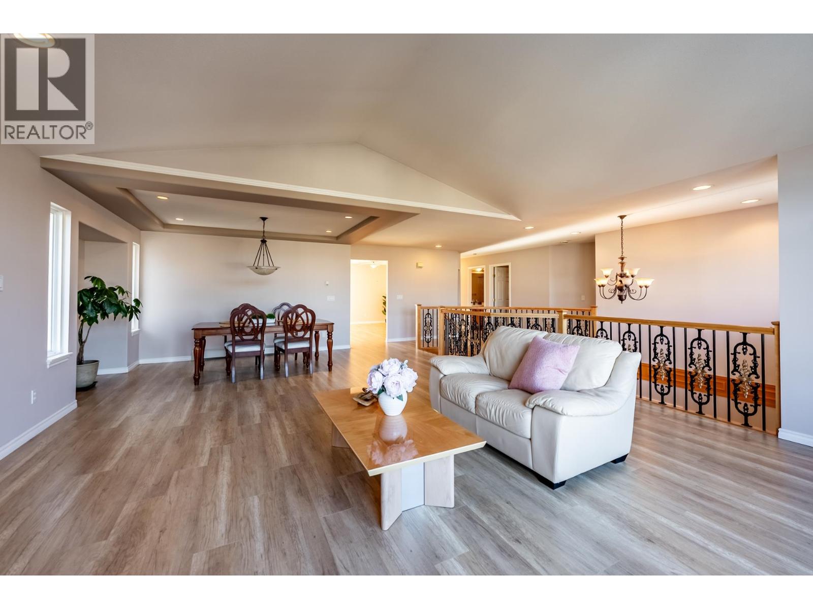 22084 Isaac Crescent, Maple Ridge, British Columbia  V2X 0W1 - Photo 4 - R3080256