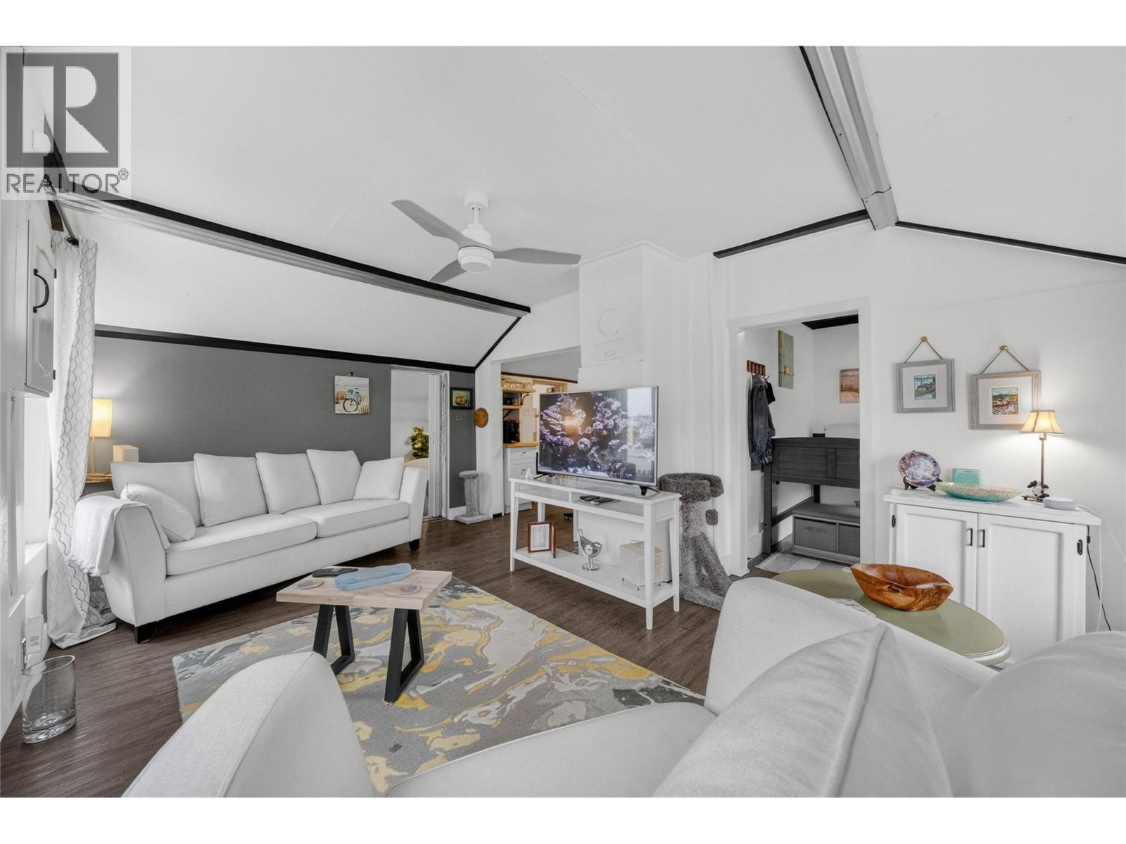 310 Kootenay Street N, Cranbrook, British Columbia V1C 3T7 - Photo 3 - 10372807