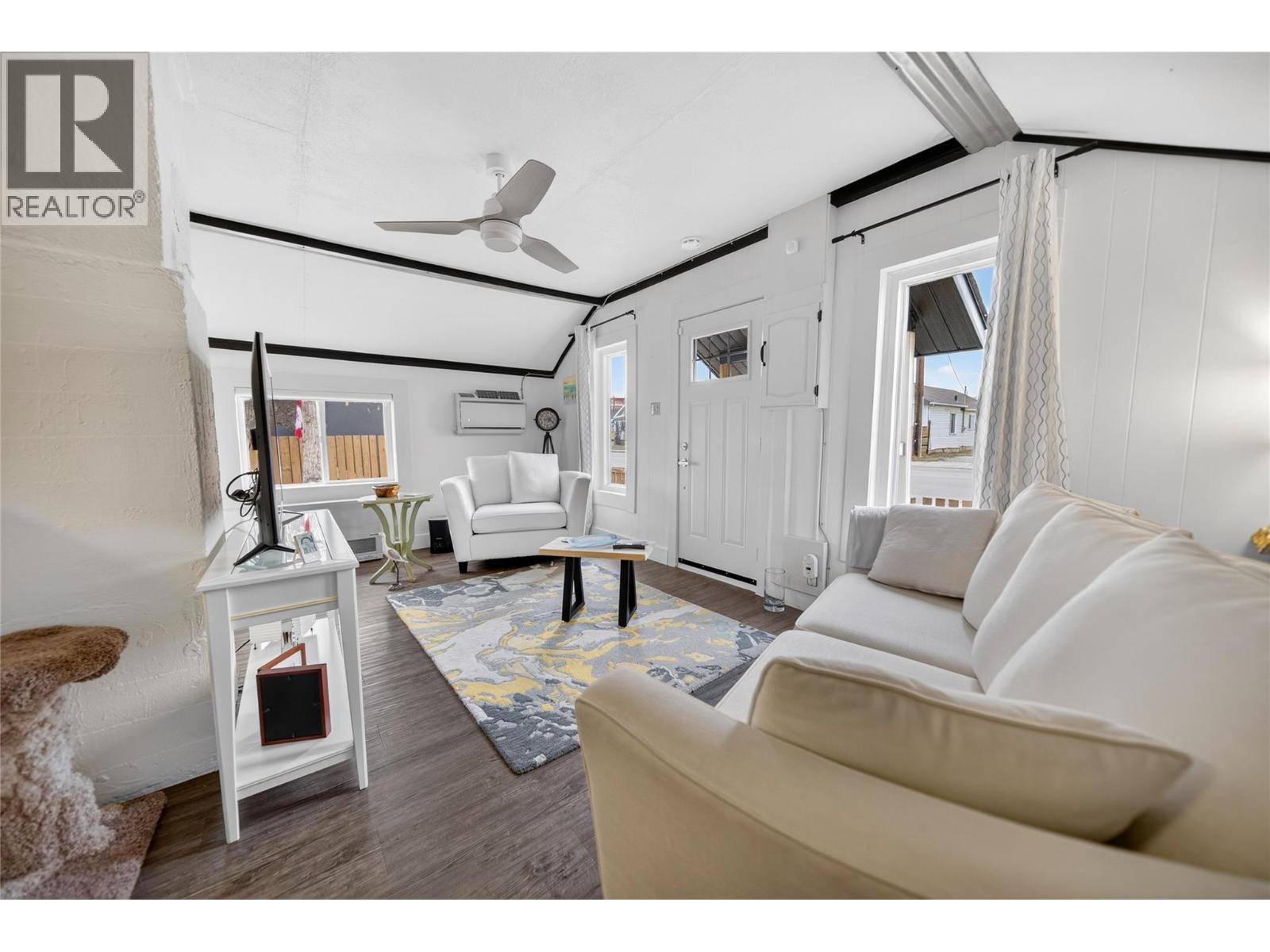 310 Kootenay Street N, Cranbrook, British Columbia V1C 3T7 - Photo 4 - 10372807