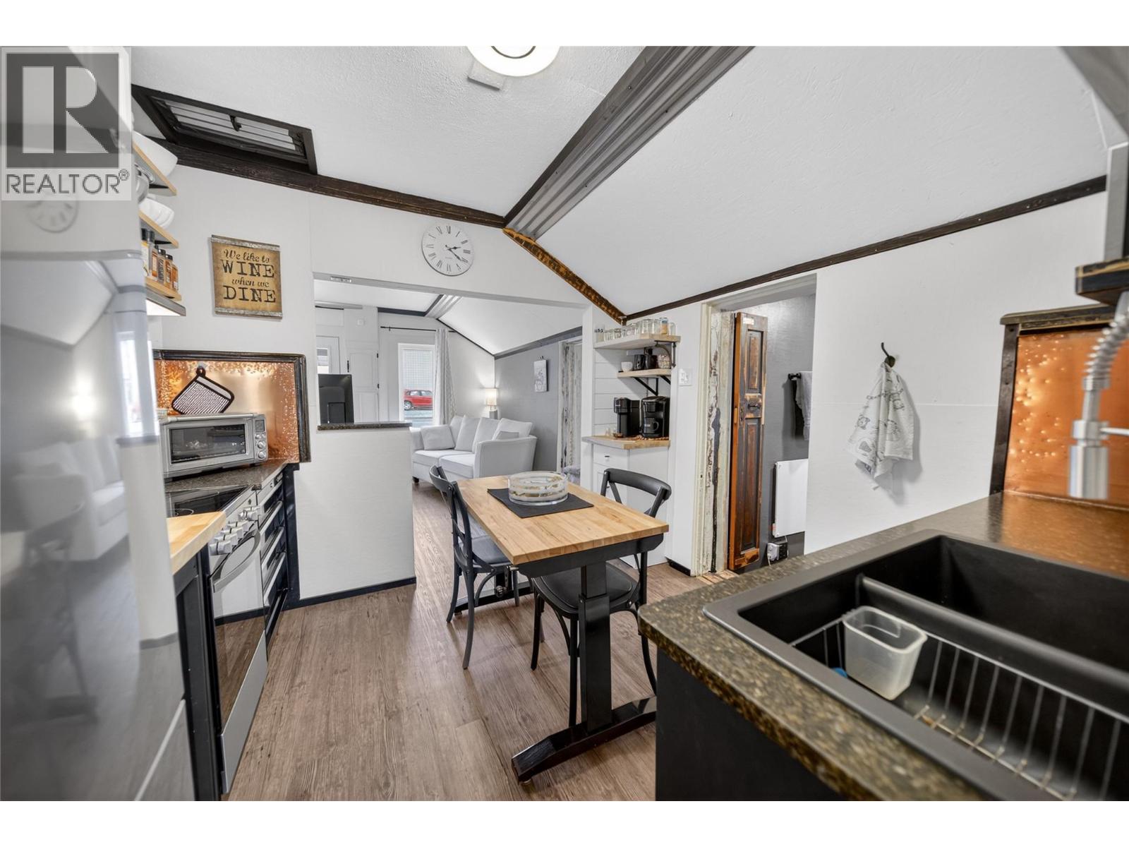 310 Kootenay Street N, Cranbrook, British Columbia V1C 3T7 - Photo 8 - 10372807