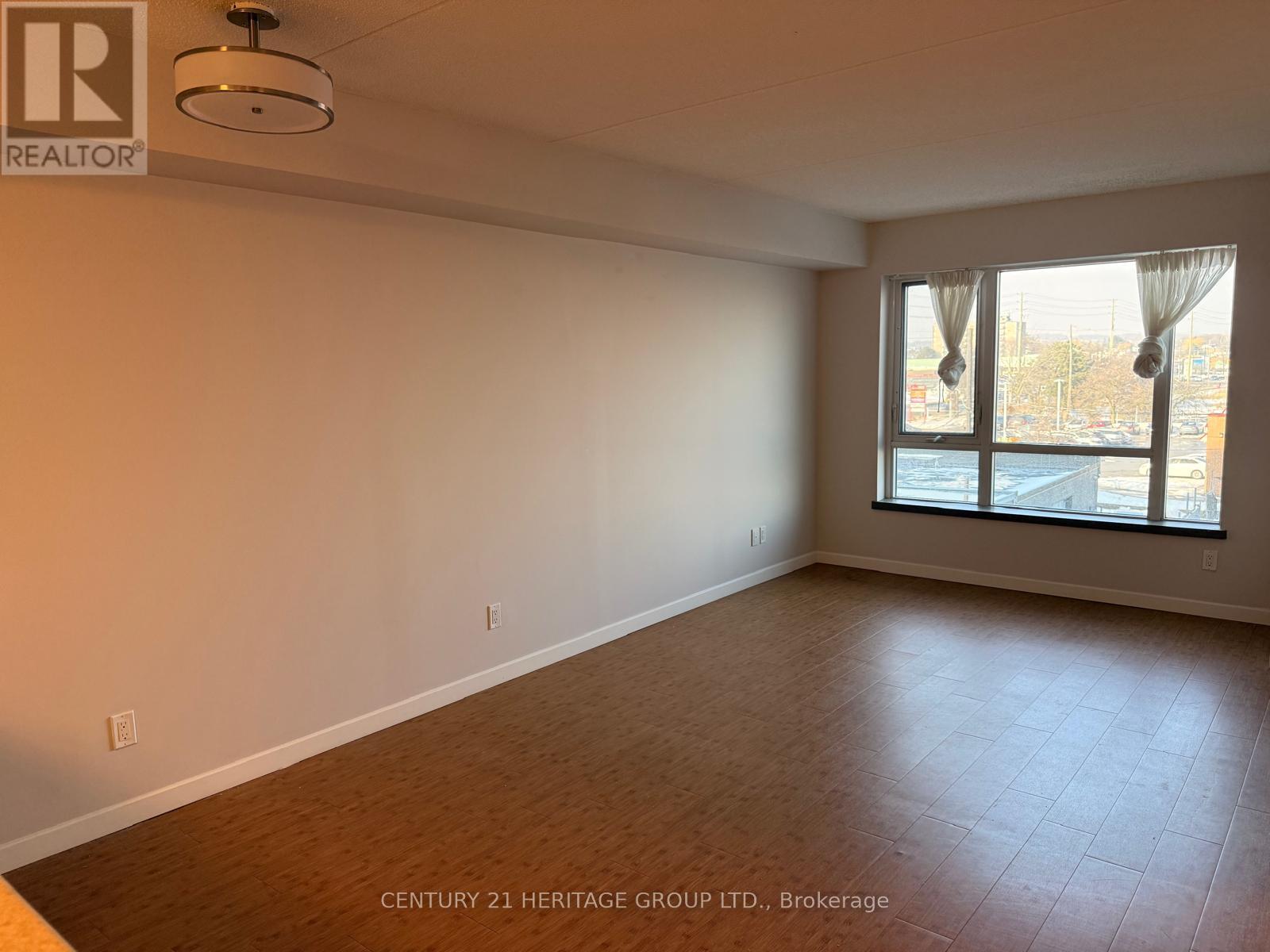 317 - 10415 Yonge Street, Richmond Hill, Ontario  L4C 0Z3 - Photo 6 - N12705374