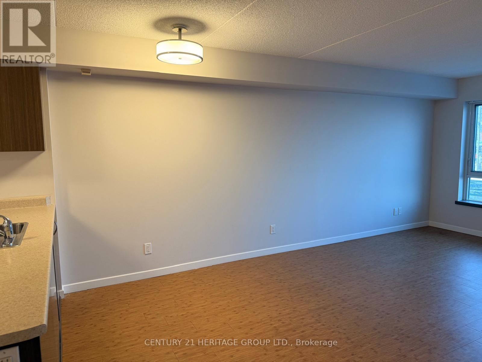 317 - 10415 Yonge Street, Richmond Hill, Ontario  L4C 0Z3 - Photo 5 - N12705374