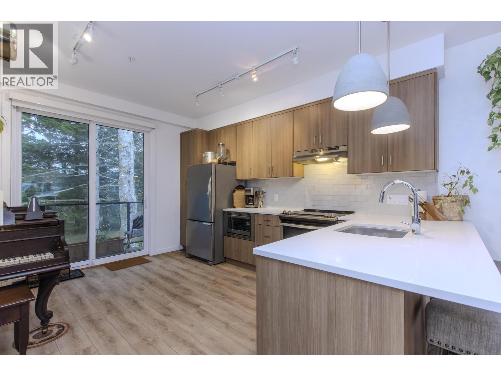 64 39769 Government Road, Squamish, British Columbia  V8B 0Z1 - Photo 3 - R3080439