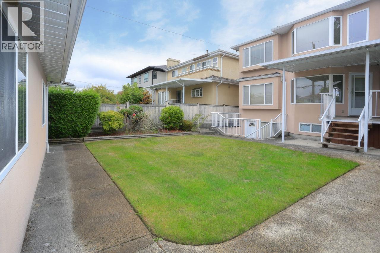 6333 Butler Street, Vancouver, British Columbia  V5S 3K6 - Photo 3 - R3080444