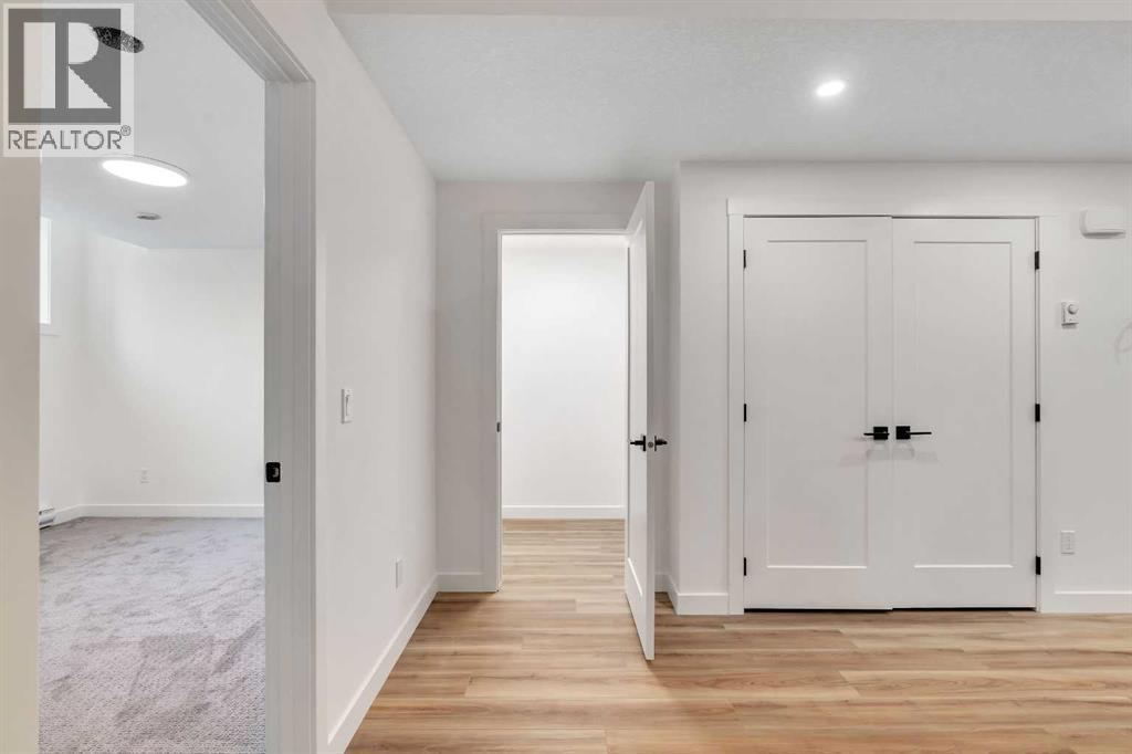 8633 48 Avenue Nw, Calgary, Alberta  T3B 2B3 - Photo 15 - A2276270