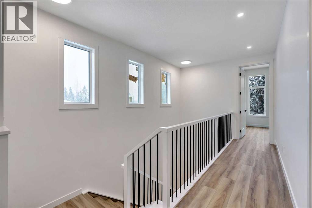 8633 48 Avenue Nw, Calgary, Alberta  T3B 2B3 - Photo 11 - A2276270