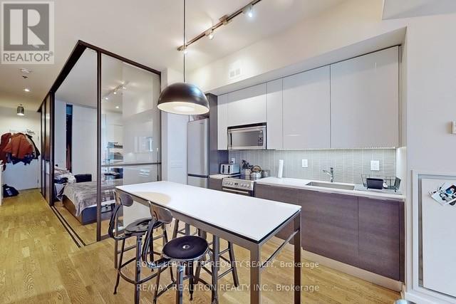 410 - 8 Dovercourt Road, Toronto, Ontario  M6J 0B6 - Photo 8 - C12705556