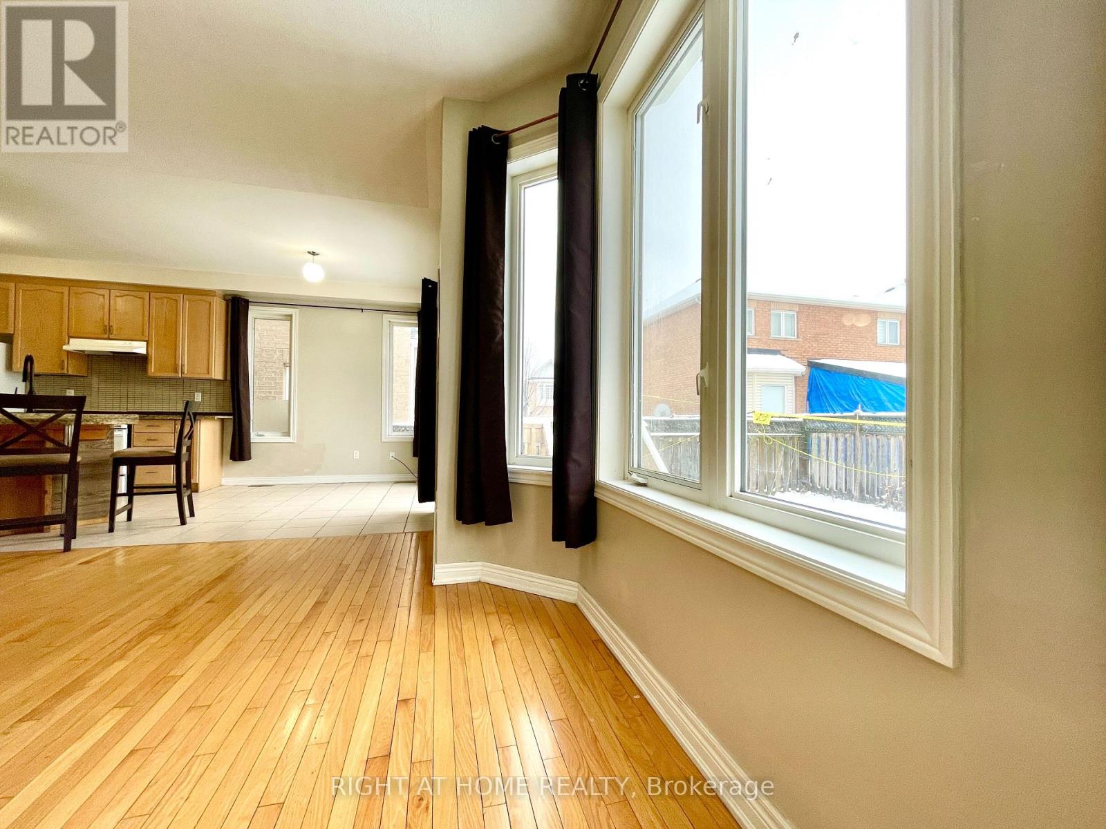 A - 10 Vanderbrink Drive, Brampton, Ontario  L6R 0E5 - Photo 11 - W12529558