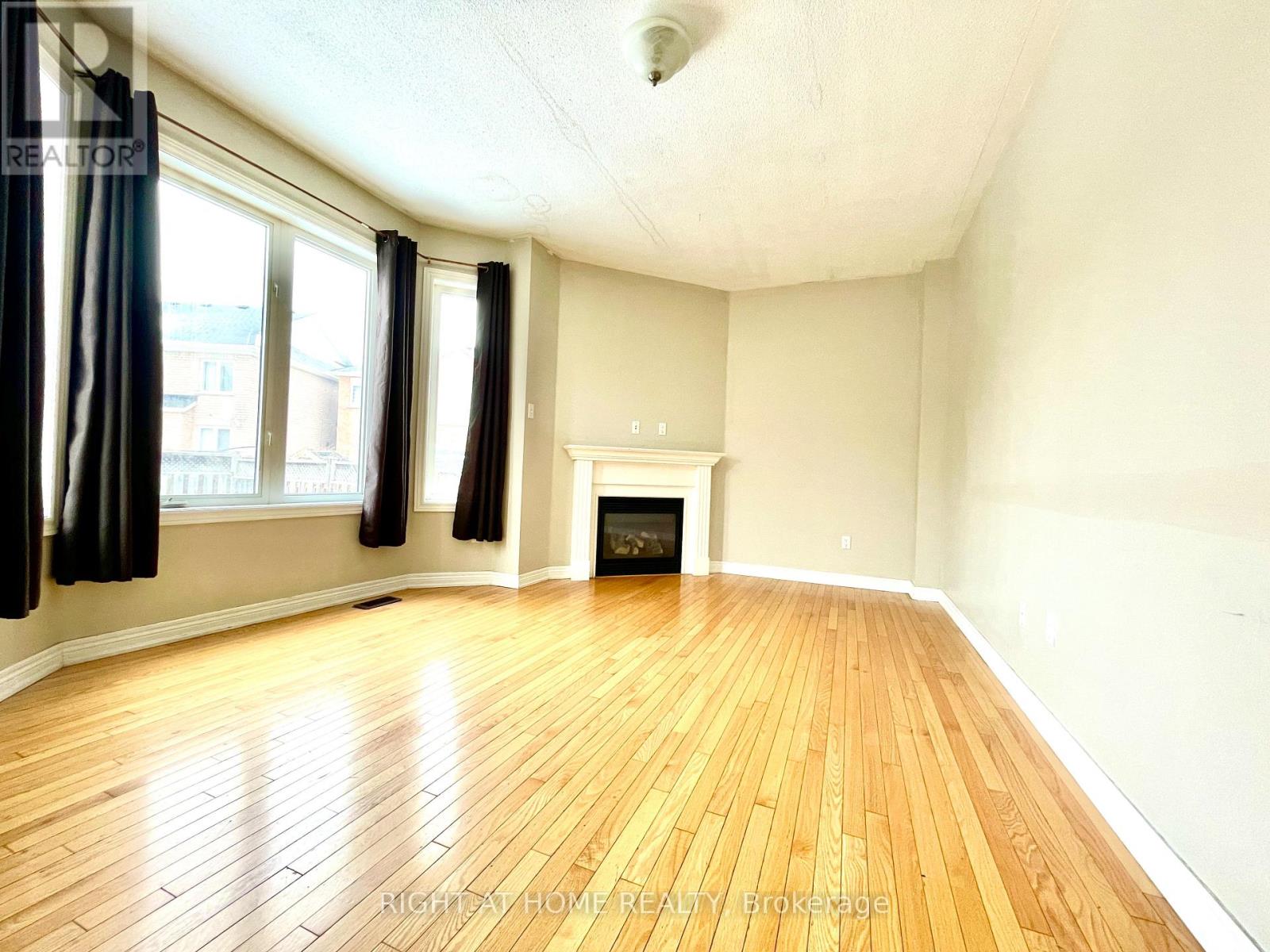 A - 10 Vanderbrink Drive, Brampton, Ontario  L6R 0E5 - Photo 9 - W12529558