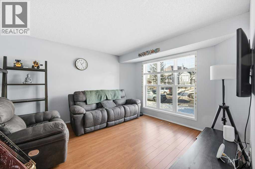 1009 Country Hills Circle Nw, Calgary, Alberta  T3K 4W7 - Photo 4 - A2279886