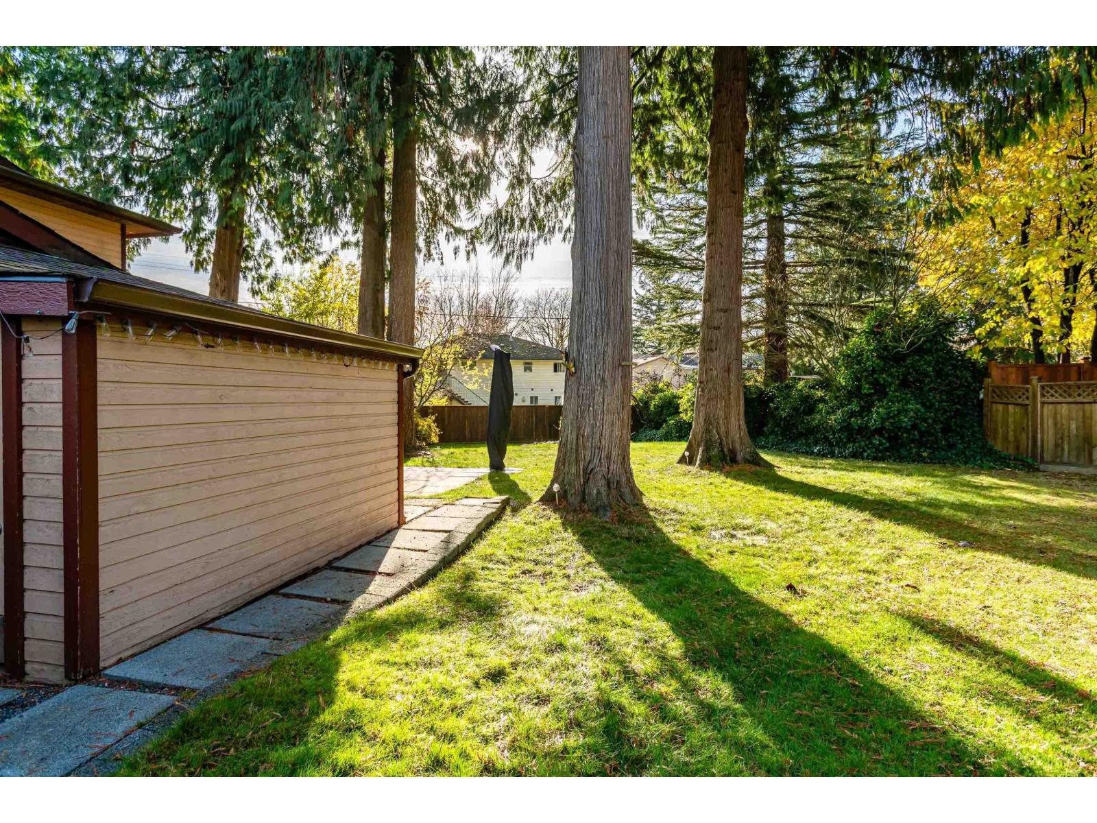 8971 145a Street, Surrey, British Columbia  V3R 7J7 - Photo 9 - R3080347