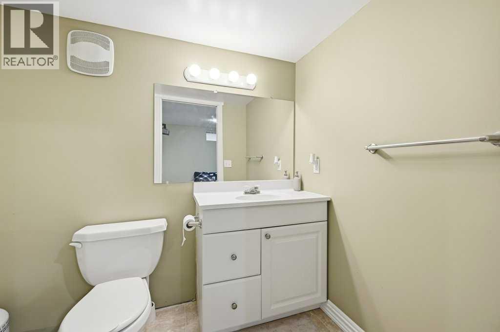 1009 Country Hills Circle Nw, Calgary, Alberta  T3K 4W7 - Photo 34 - A2279886