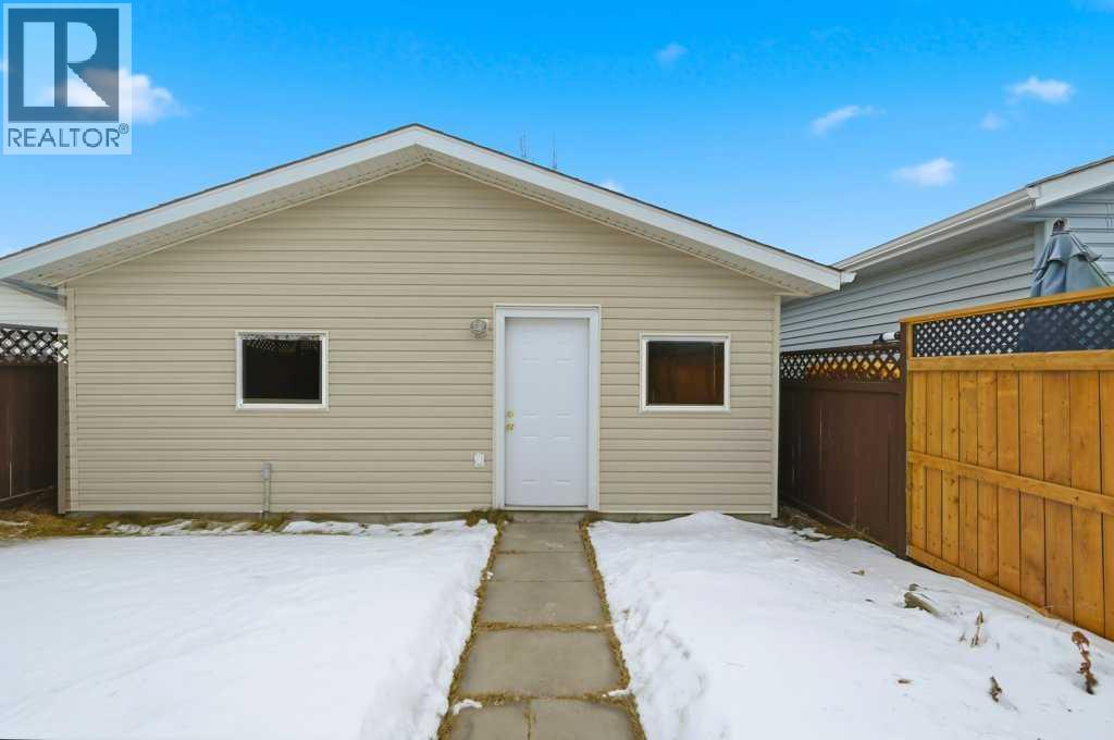 1009 Country Hills Circle Nw, Calgary, Alberta  T3K 4W7 - Photo 38 - A2279886