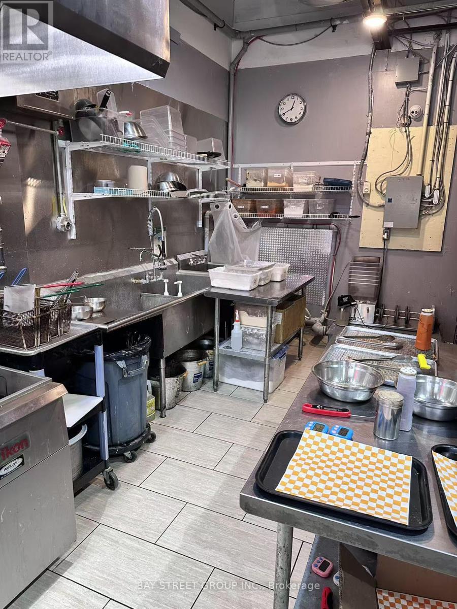 1050 King Street W, Hamilton (Westdale), Ontario  L8S 1L5 - Photo 2 - X12705550