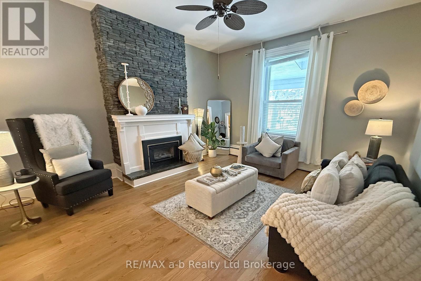 63 Vansittart Avenue, Woodstock, Ontario  N4S 6E3 - Photo 12 - X12705604