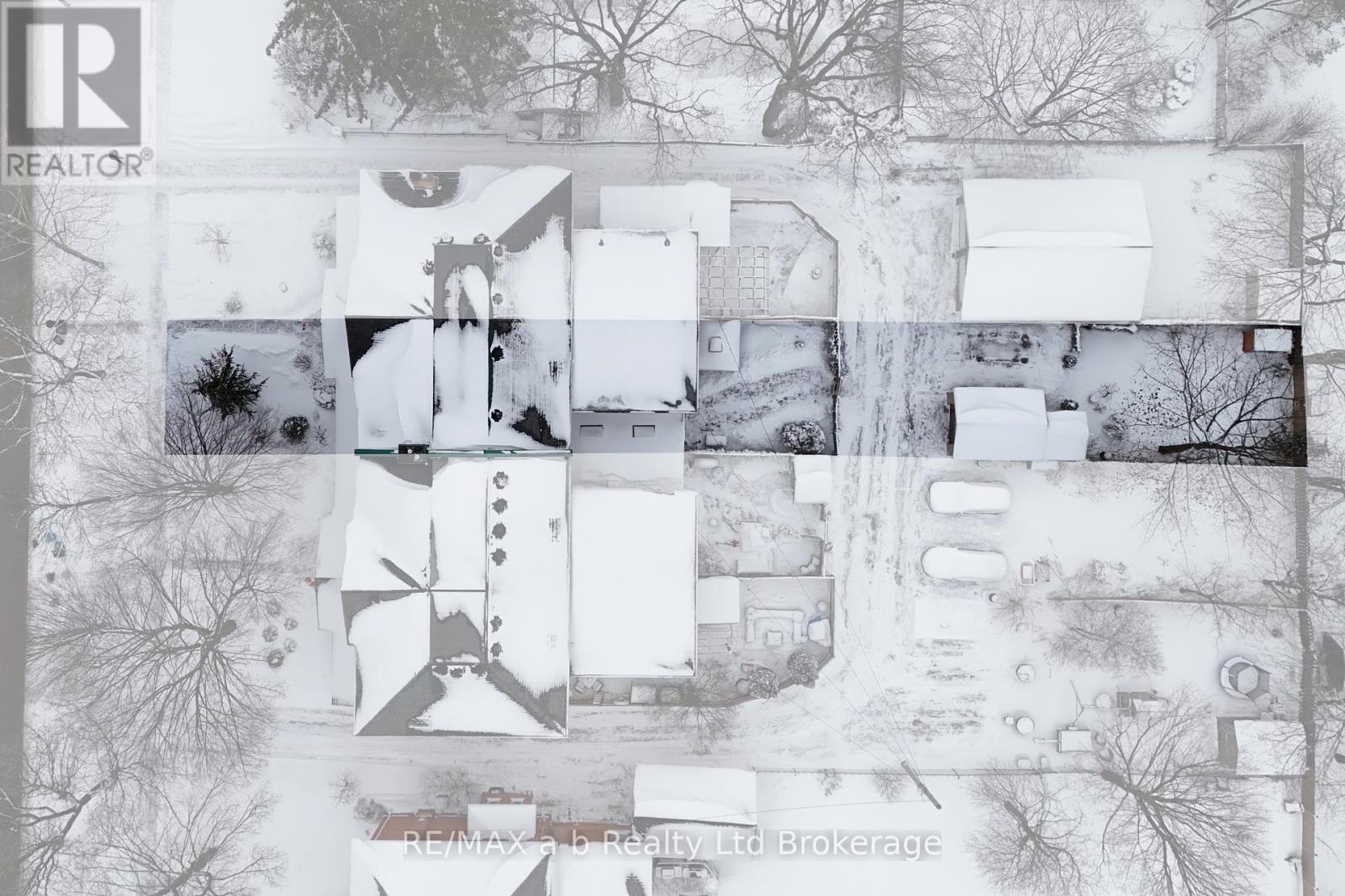 63 Vansittart Avenue, Woodstock, Ontario  N4S 6E3 - Photo 4 - X12705604