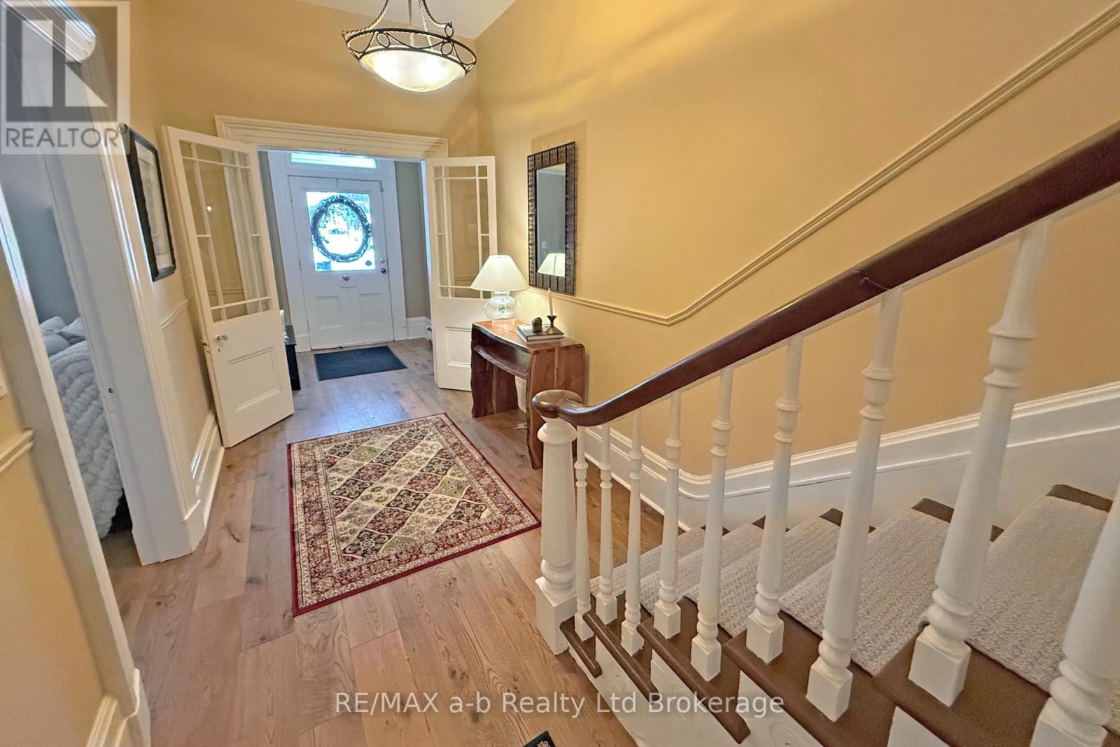 63 Vansittart Avenue, Woodstock, Ontario  N4S 6E3 - Photo 9 - X12705604