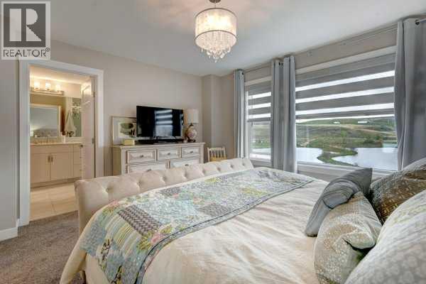 144 Cranbrook Gardens W, Calgary, Alberta  T3M 3K6 - Photo 12 - A2279936