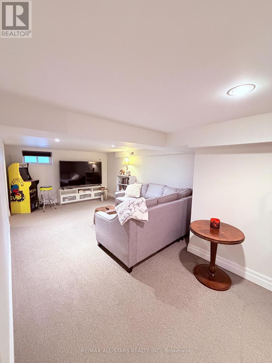 68 Montreal Street, Whitchurch-Stouffville, Ontario  L4A 7W1 - Photo 13 - N12705616