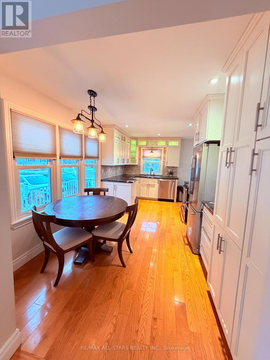 68 Montreal Street, Whitchurch-Stouffville, Ontario  L4A 7W1 - Photo 5 - N12705616