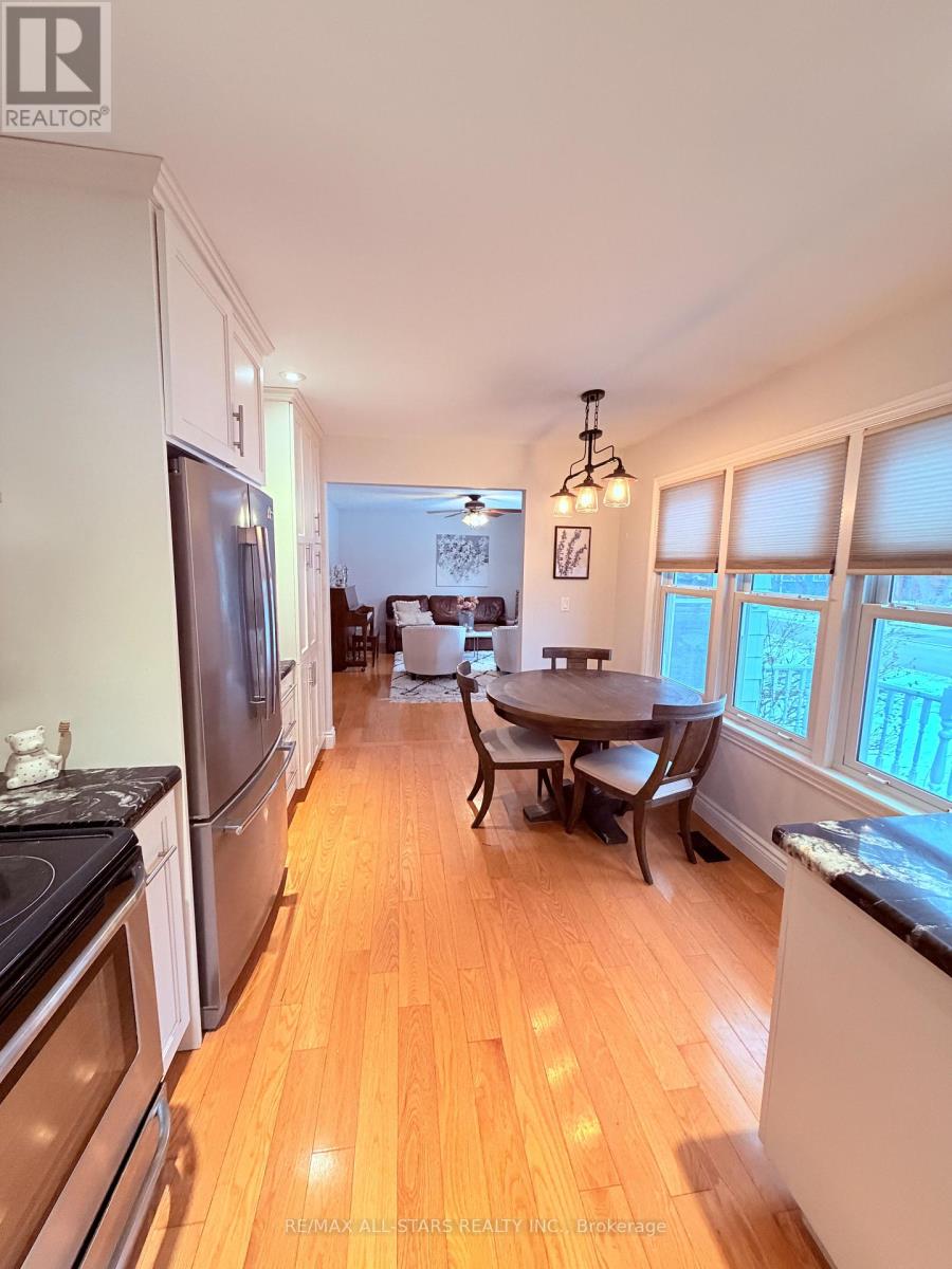 68 Montreal Street, Whitchurch-Stouffville, Ontario  L4A 7W1 - Photo 6 - N12705616