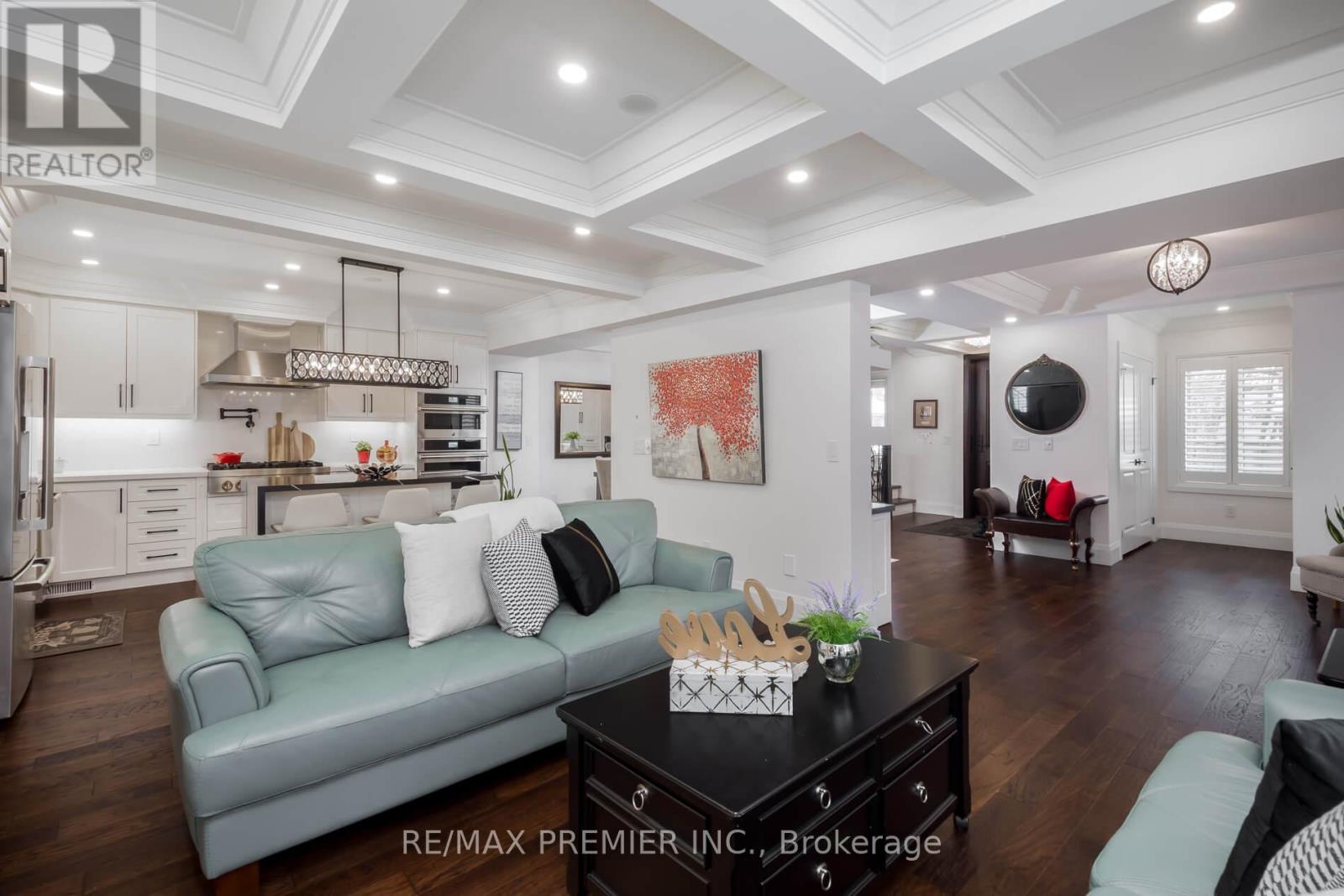 21 Elizabeth Street N, Brampton, Ontario  L6X 1S1 - Photo 10 - W12705582