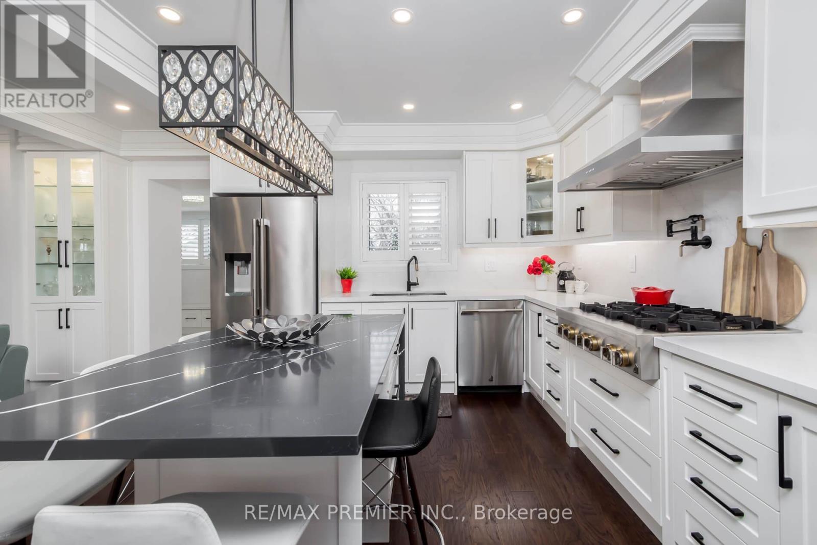 21 Elizabeth Street N, Brampton, Ontario  L6X 1S1 - Photo 15 - W12705582