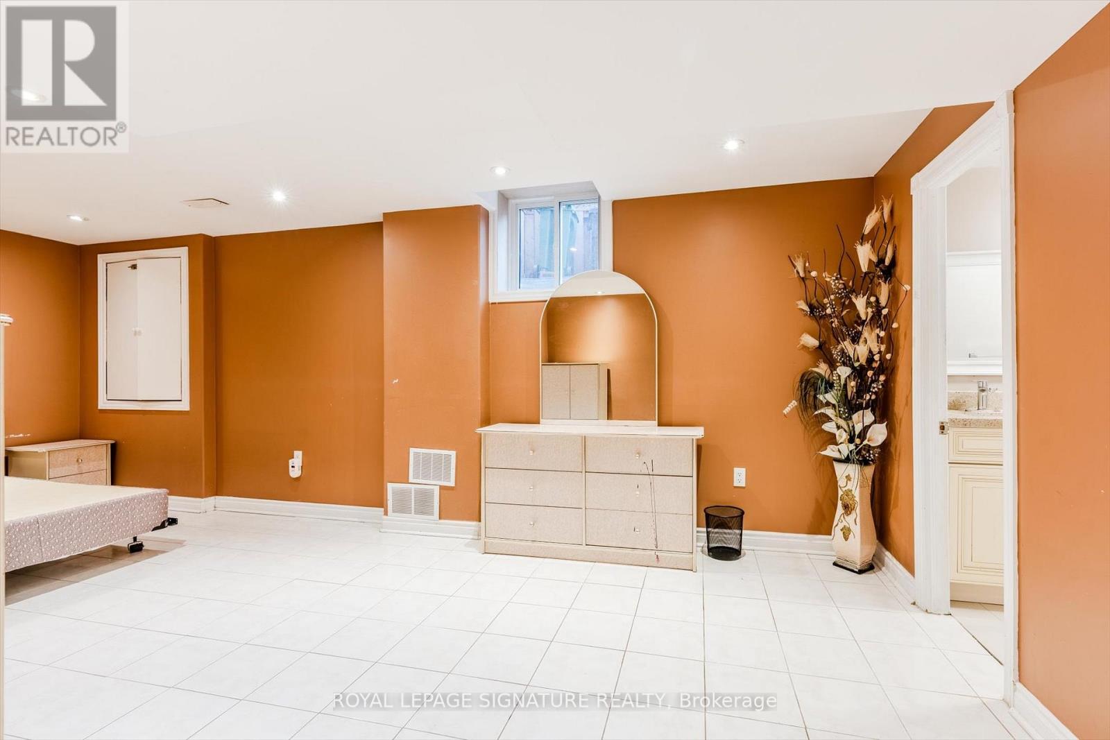 Bsmt - 6382 Donway Drive, Mississauga, Ontario  L5V 1J5 - Photo 8 - W12705586