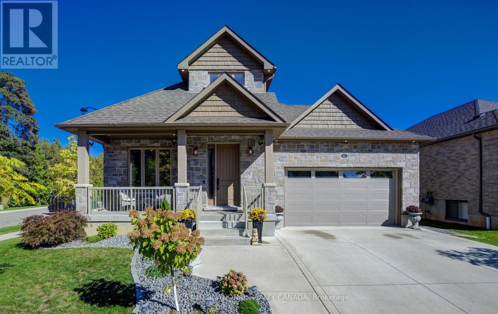 6 GORE ESTATE COURT, North Dumfries, Ontario