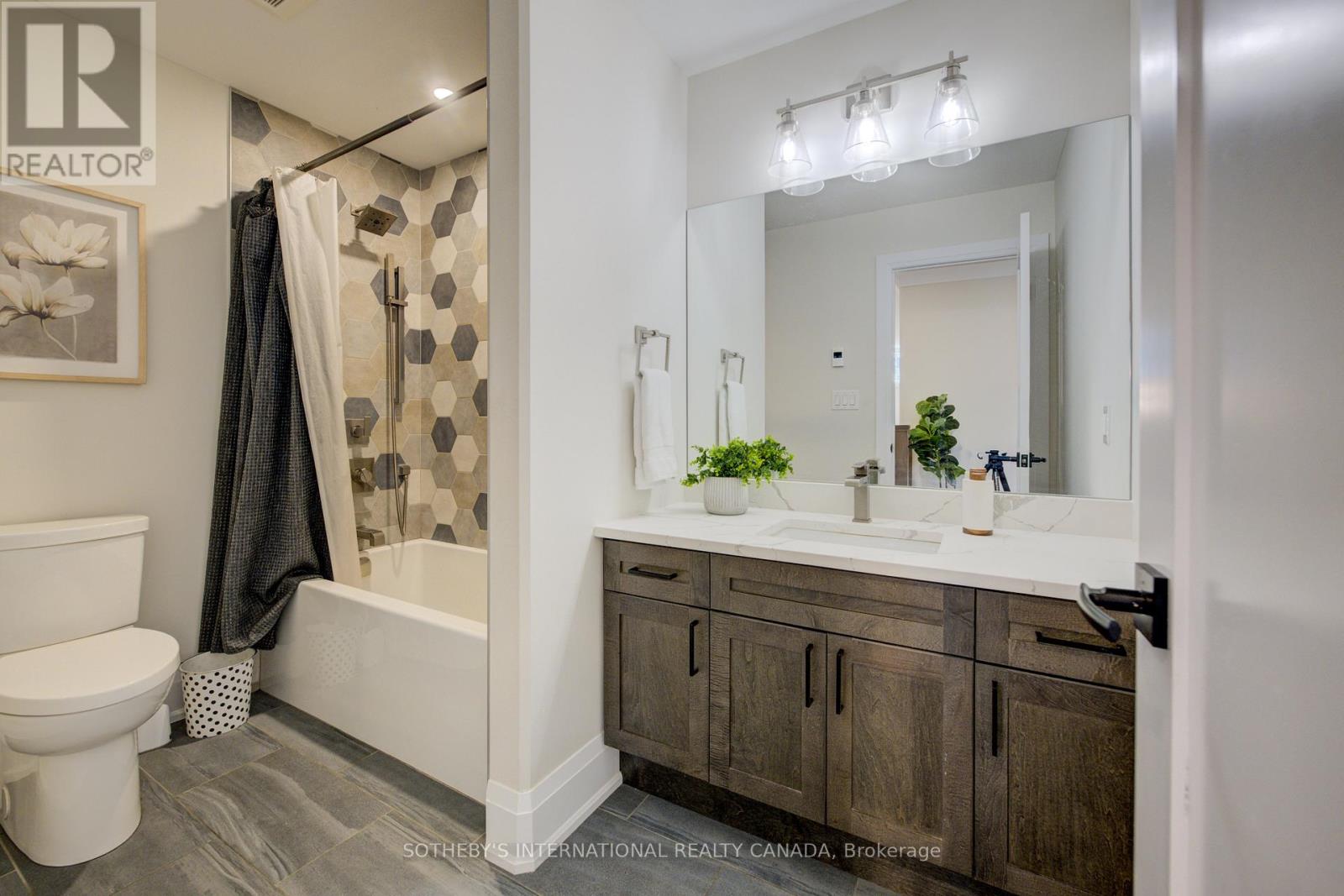 6 Gore Estate Court, North Dumfries, Ontario  N0B 1E0 - Photo 30 - X12705620