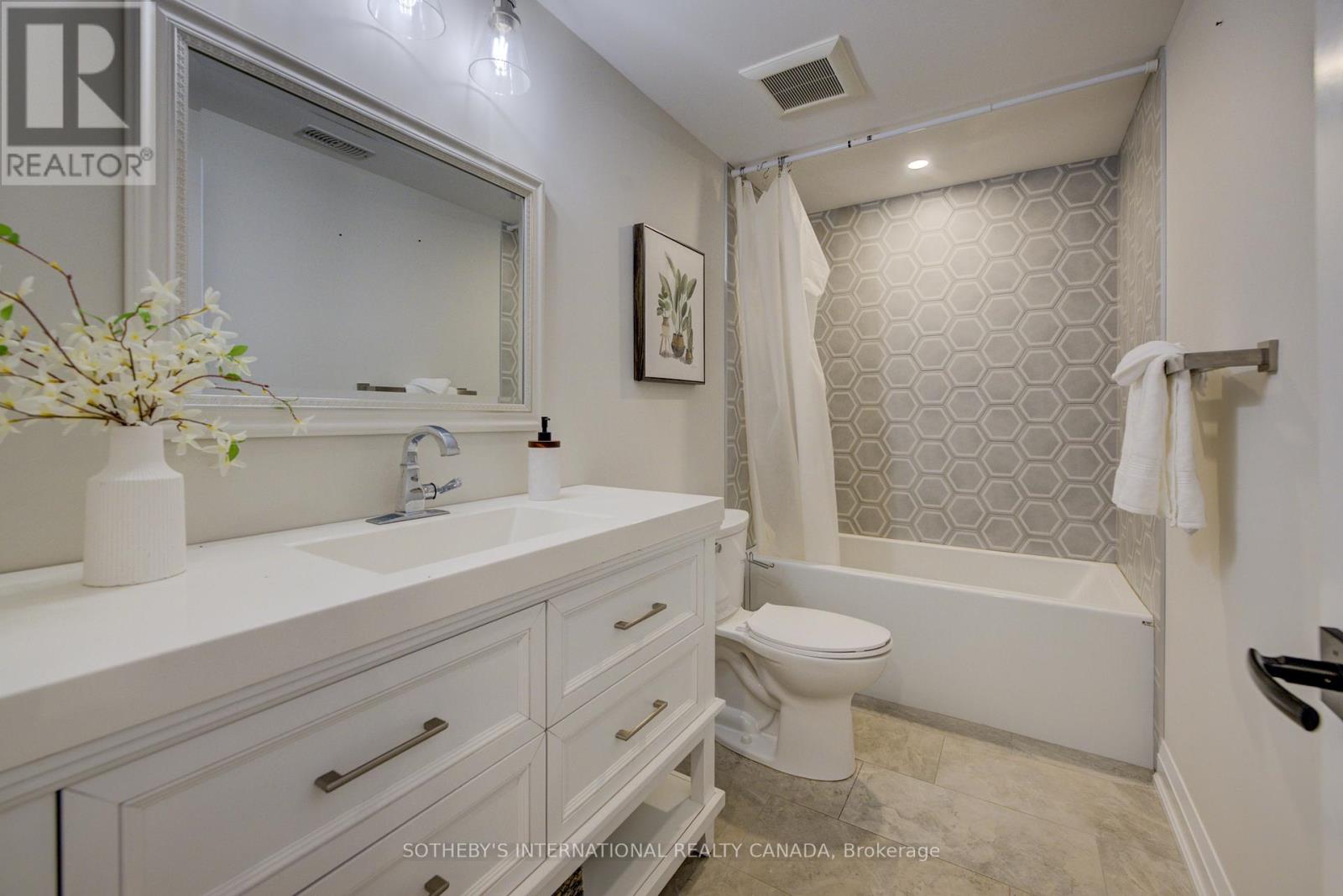 6 Gore Estate Court, North Dumfries, Ontario  N0B 1E0 - Photo 41 - X12705620