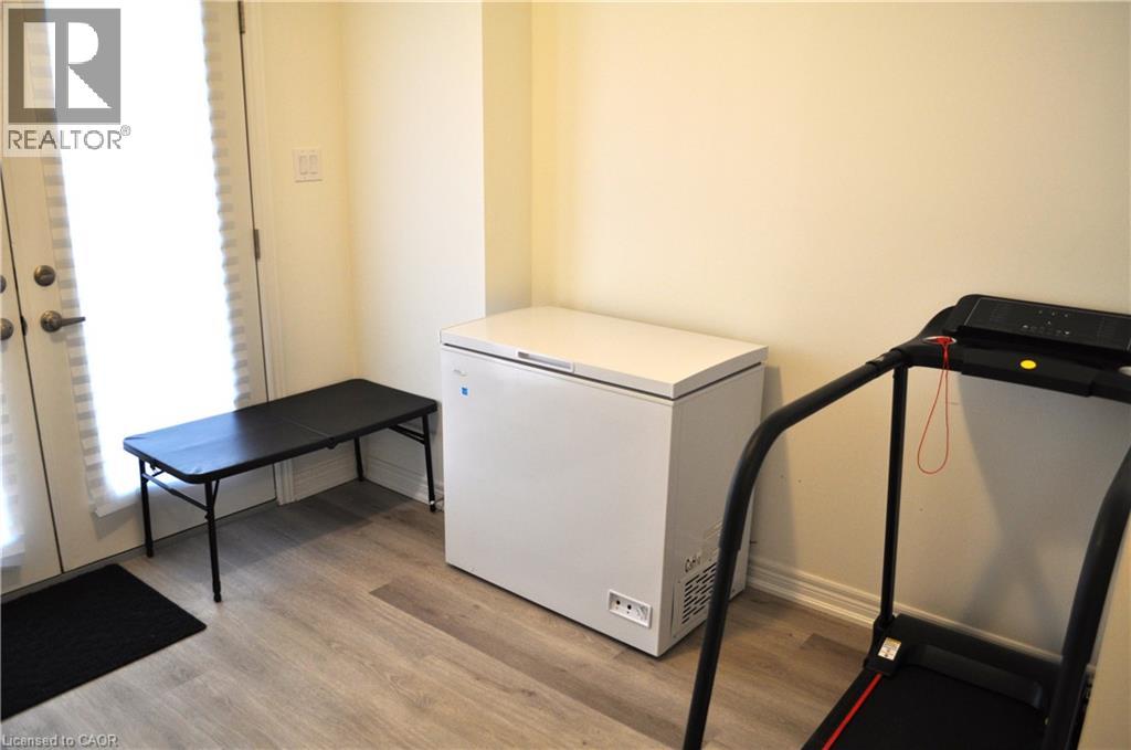 27 Roxanne Drive, Hamilton, Ontario  L8H 1L9 - Photo 7 - 40799078