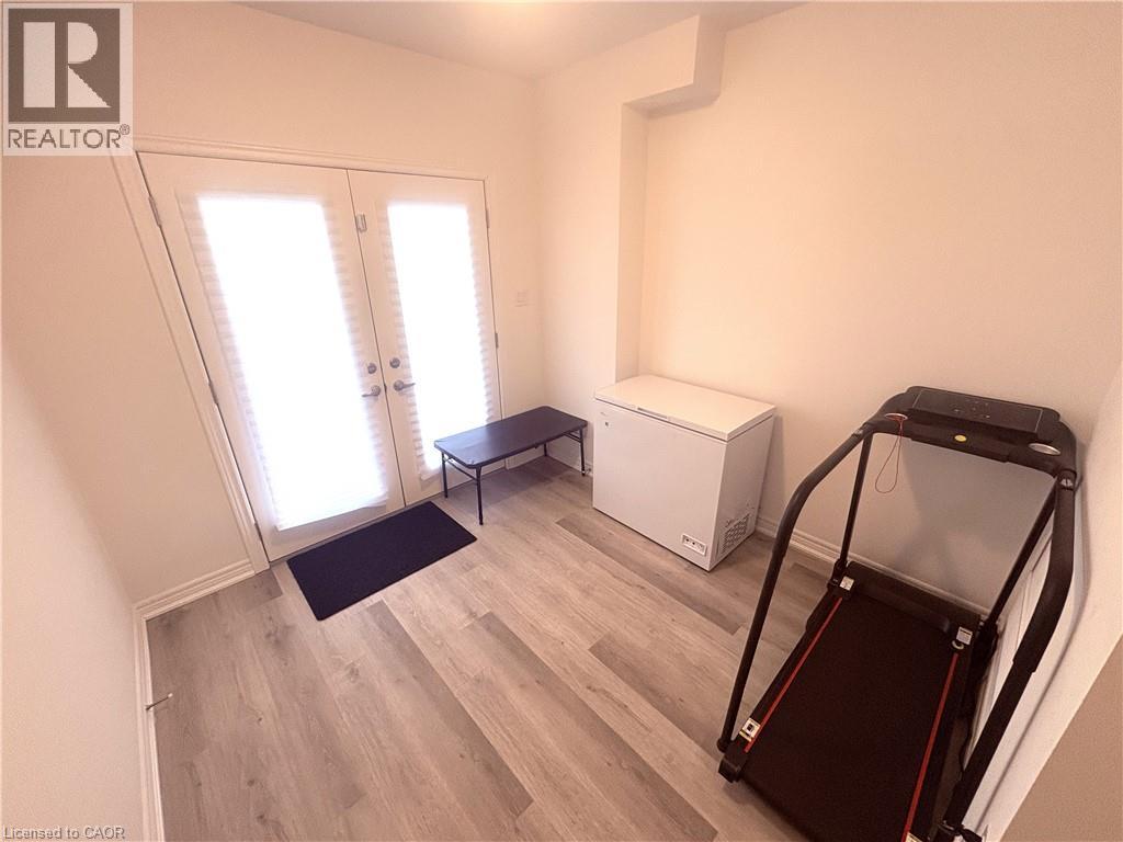 27 Roxanne Drive, Hamilton, Ontario  L8H 1L9 - Photo 8 - 40799078