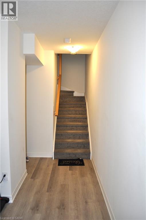 27 Roxanne Drive, Hamilton, Ontario  L8H 1L9 - Photo 6 - 40799078