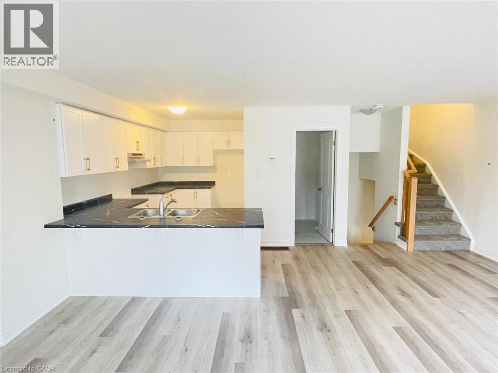 27 Roxanne Drive, Hamilton, Ontario  L8H 1L9 - Photo 15 - 40799078