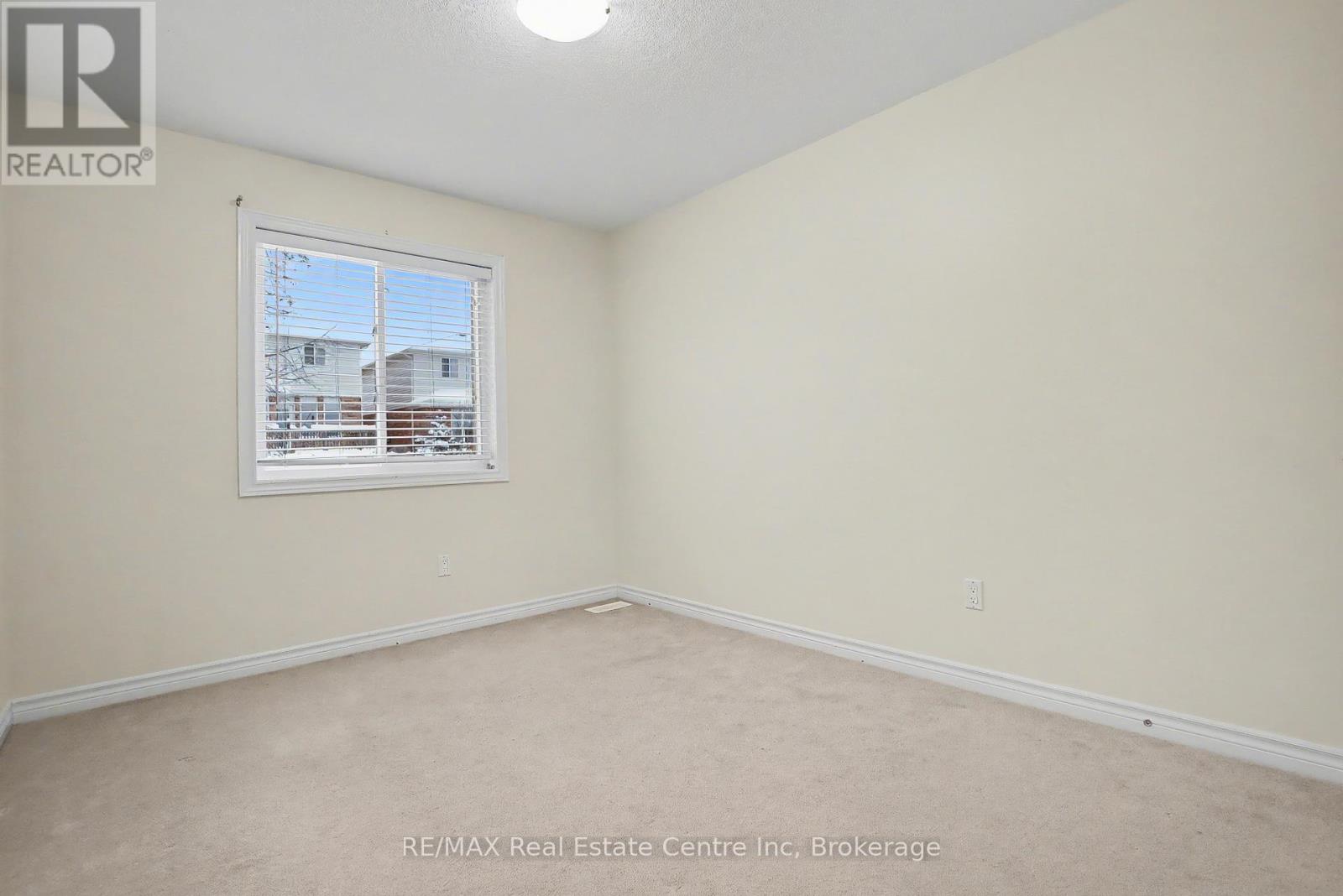 158 Kemp Crescent, Guelph, Ontario N1E 0K1 - Photo 16 - X12699870